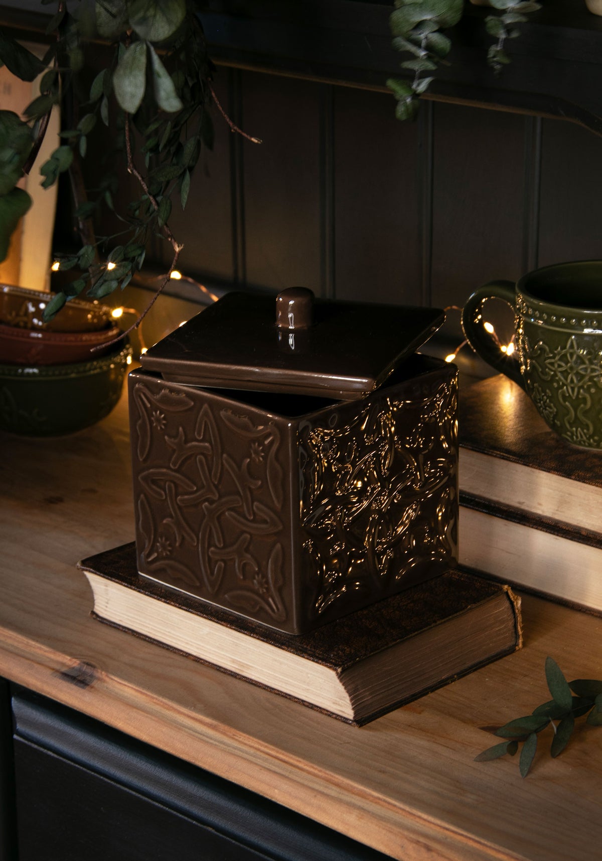 Ashwyn Witches Tile Trinket Pot