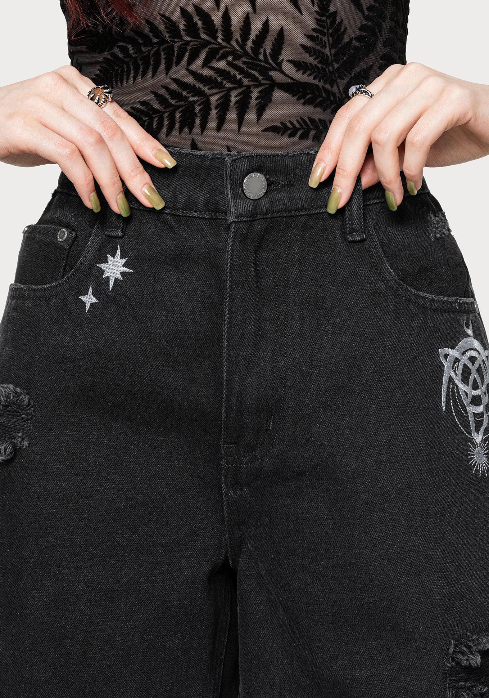 Reina Celestial Embroidered Denim Short 24" / UK 6