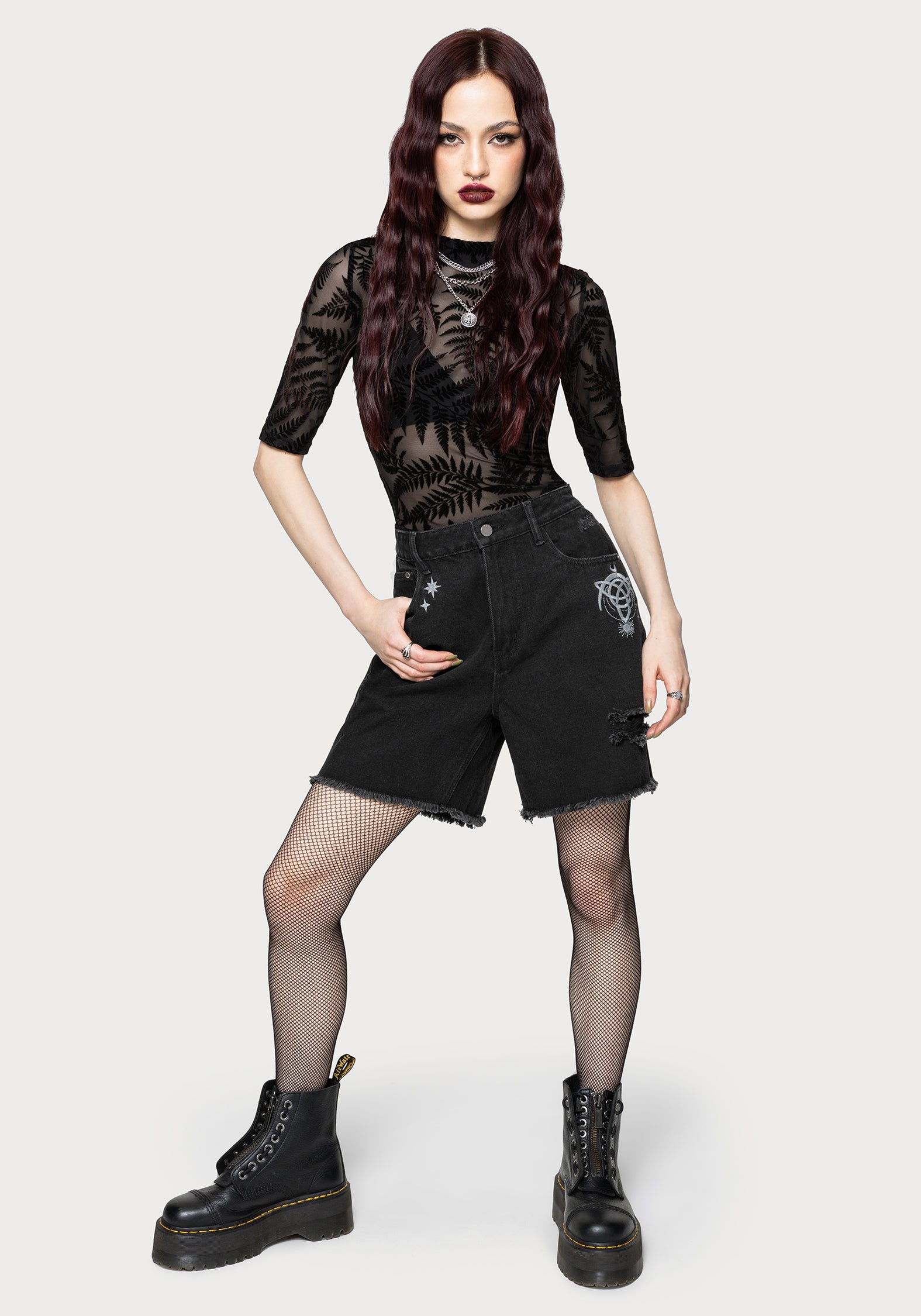 Reina Celestial Embroidered Denim Short 24" / UK 6