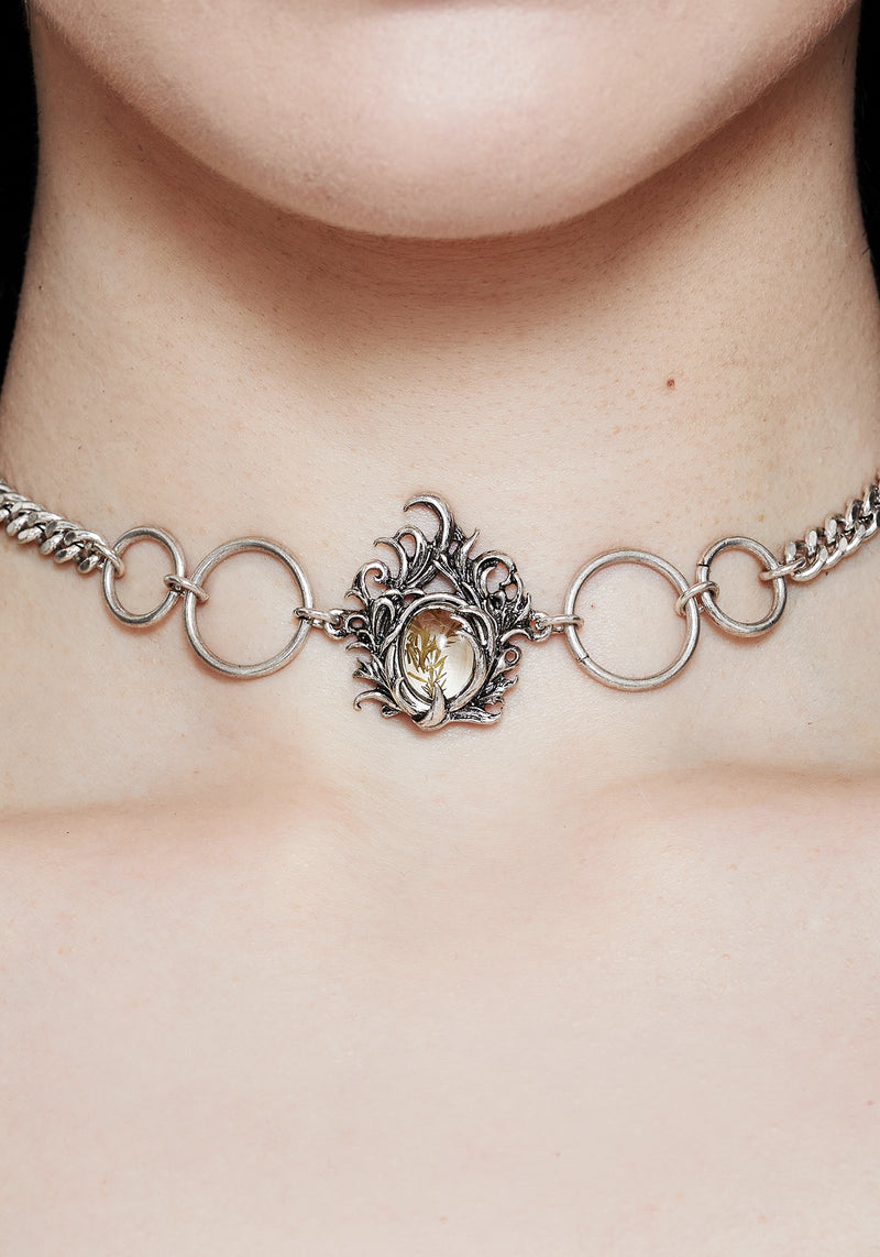Marte Trapped Flower Choker