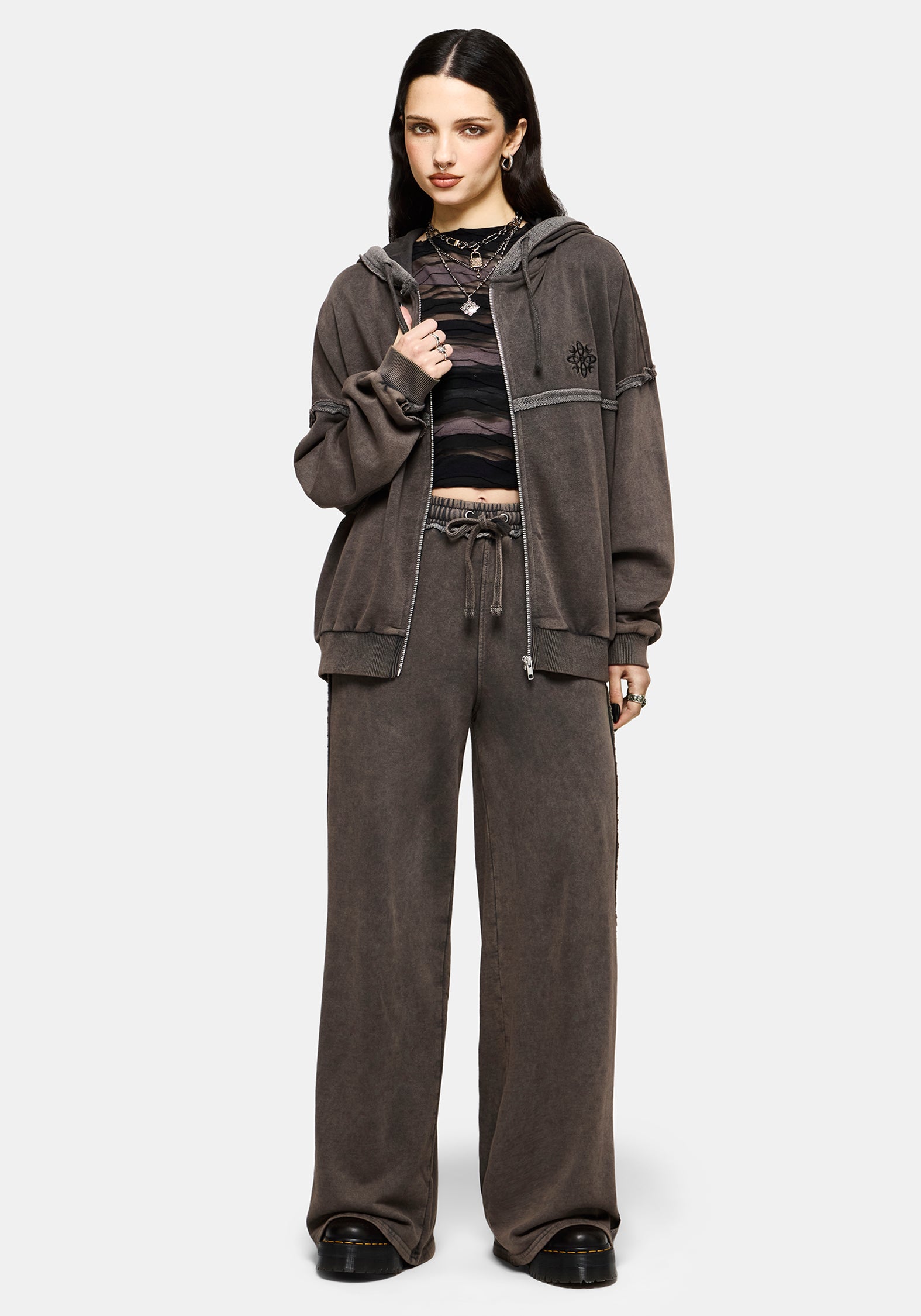 Mio Witches Knot Distressed Seam Jogger