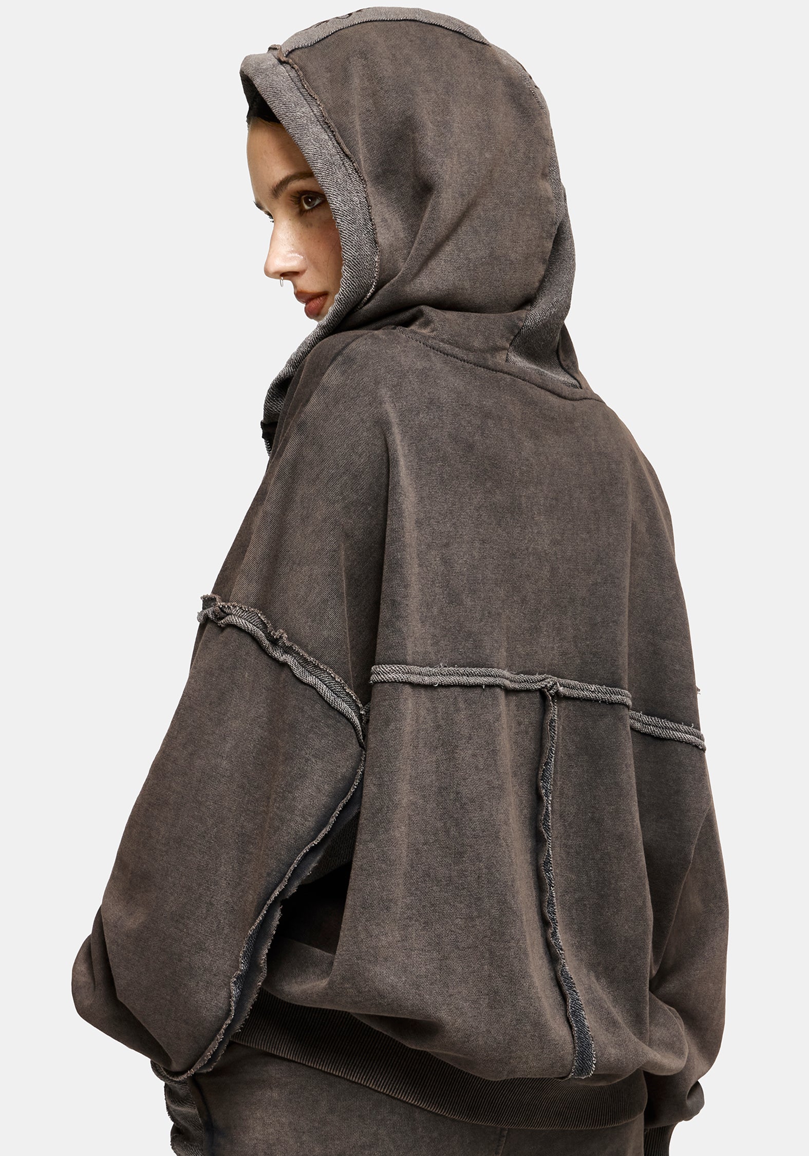 Mio Witches Knot Distressed Seam Hoody