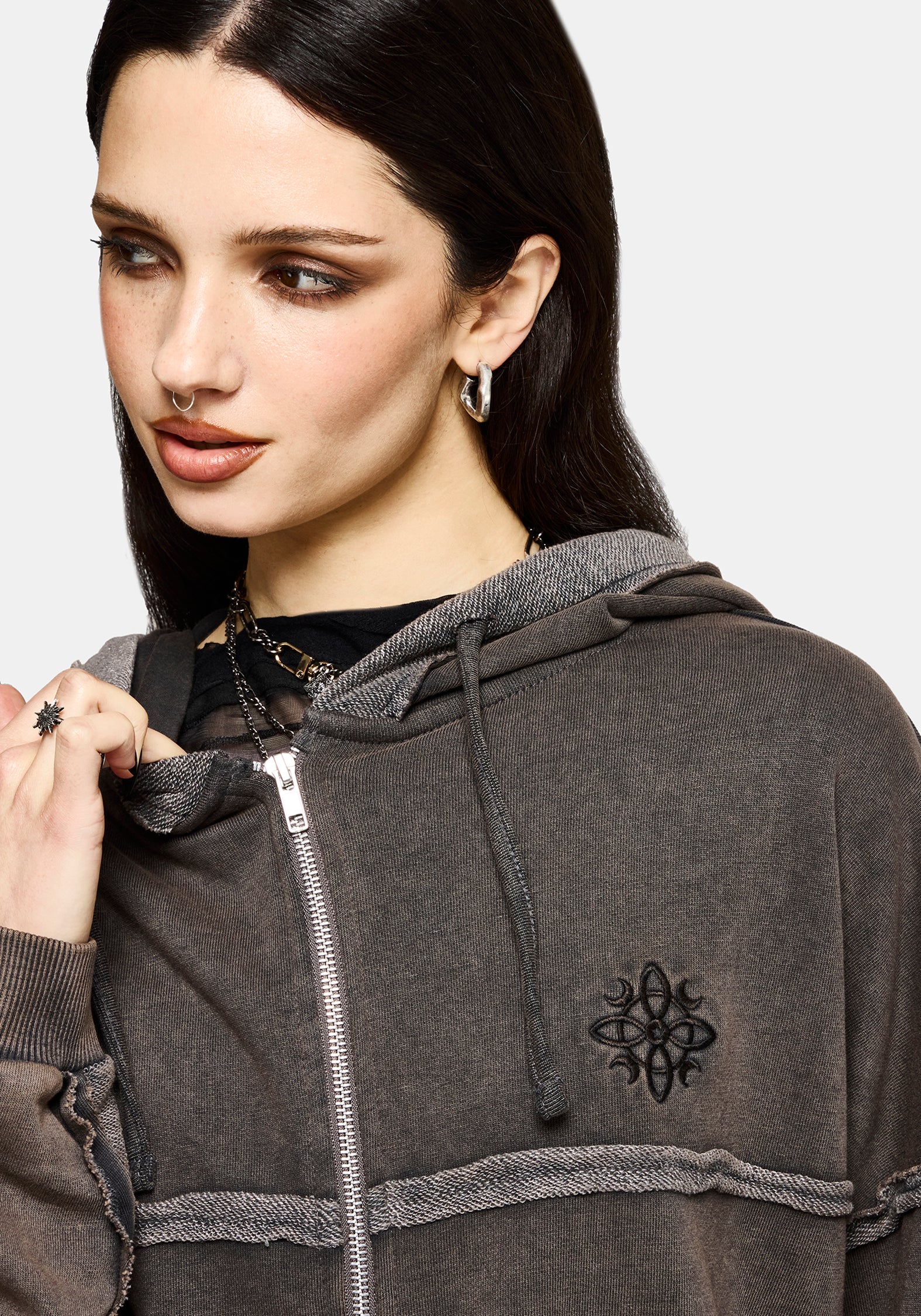 Mio Witches Knot Distressed Seam Hoody