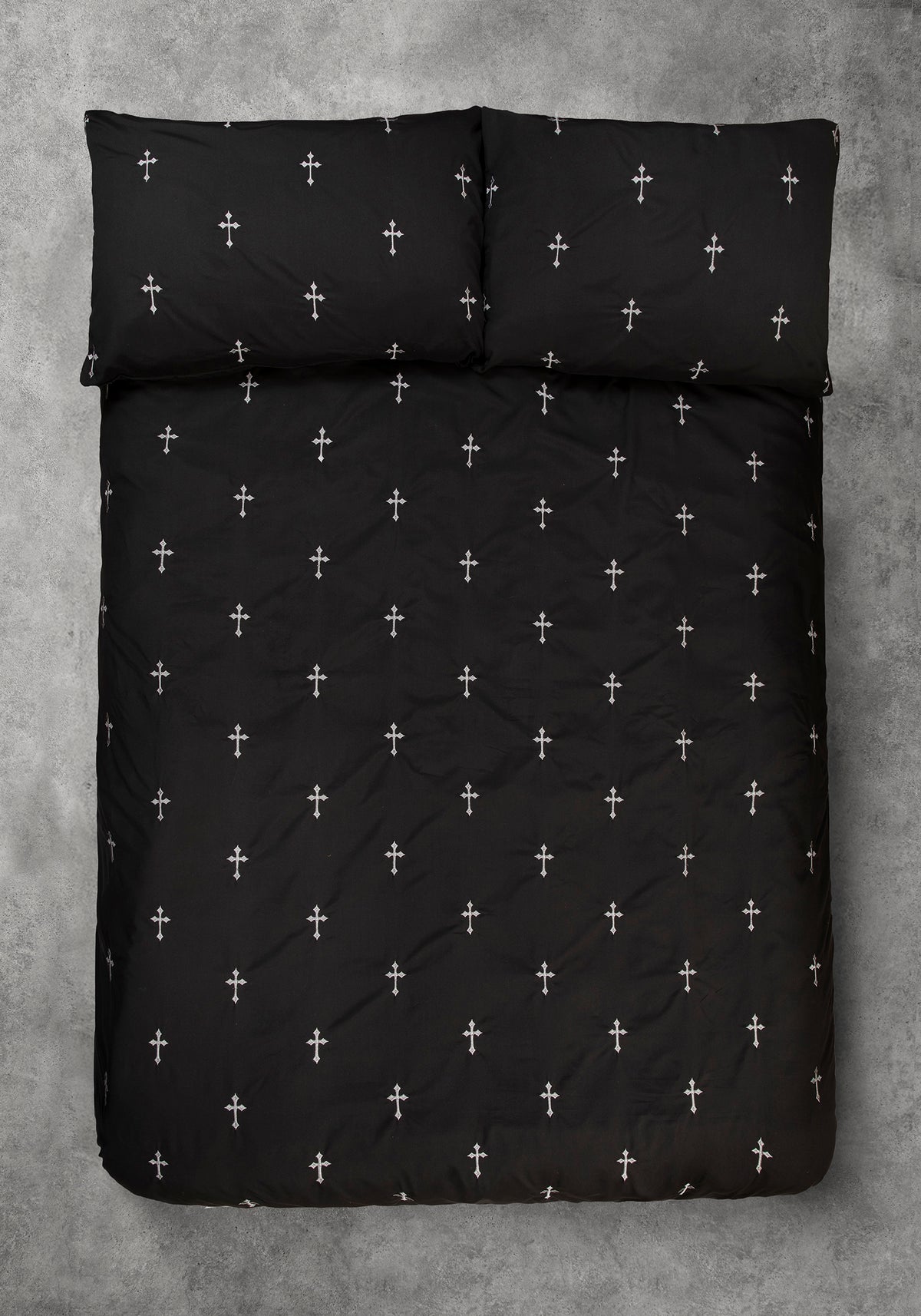 Vurlo Embroidered Cross Bedding - UK King