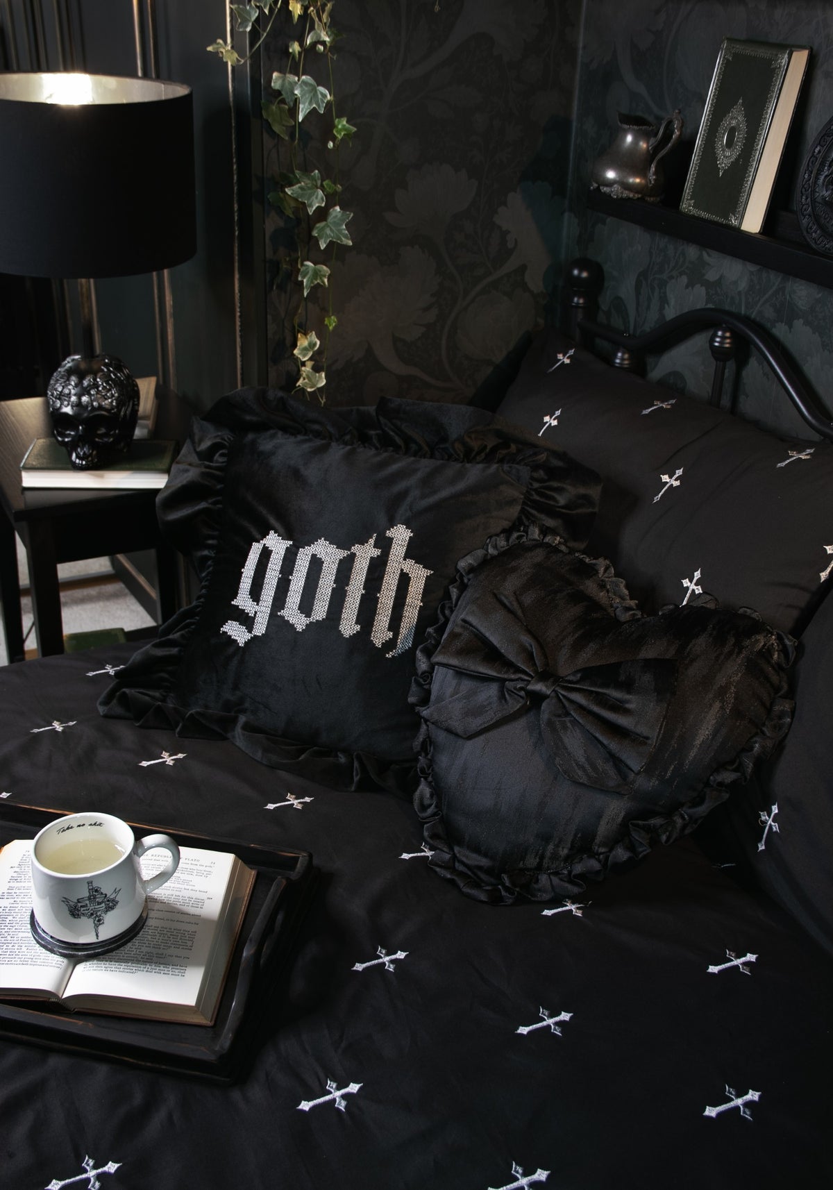 Vurlo Embroidered Cross Bedding - UK King