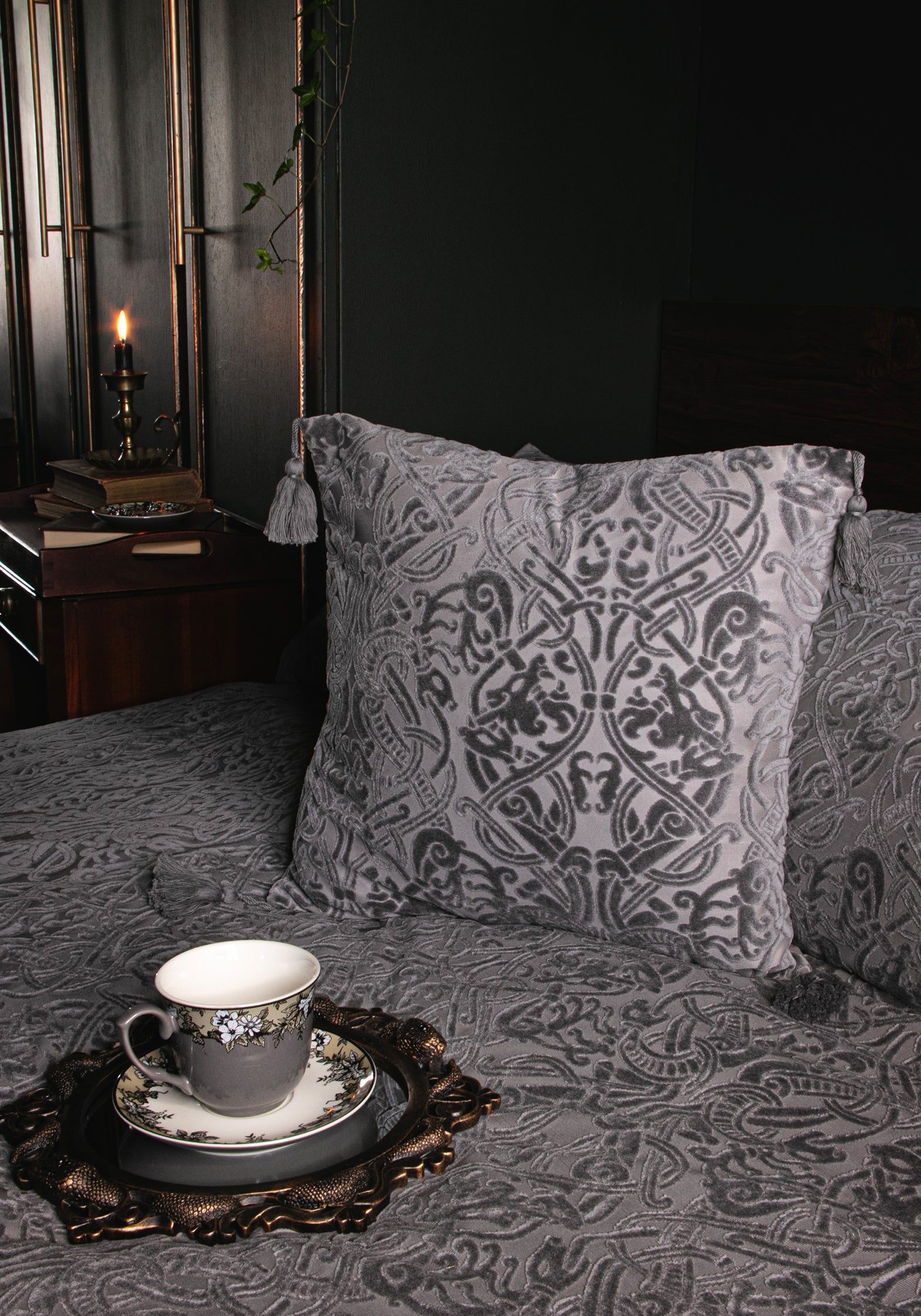 Branwyn Dragon Velvet Bedding (UK King)