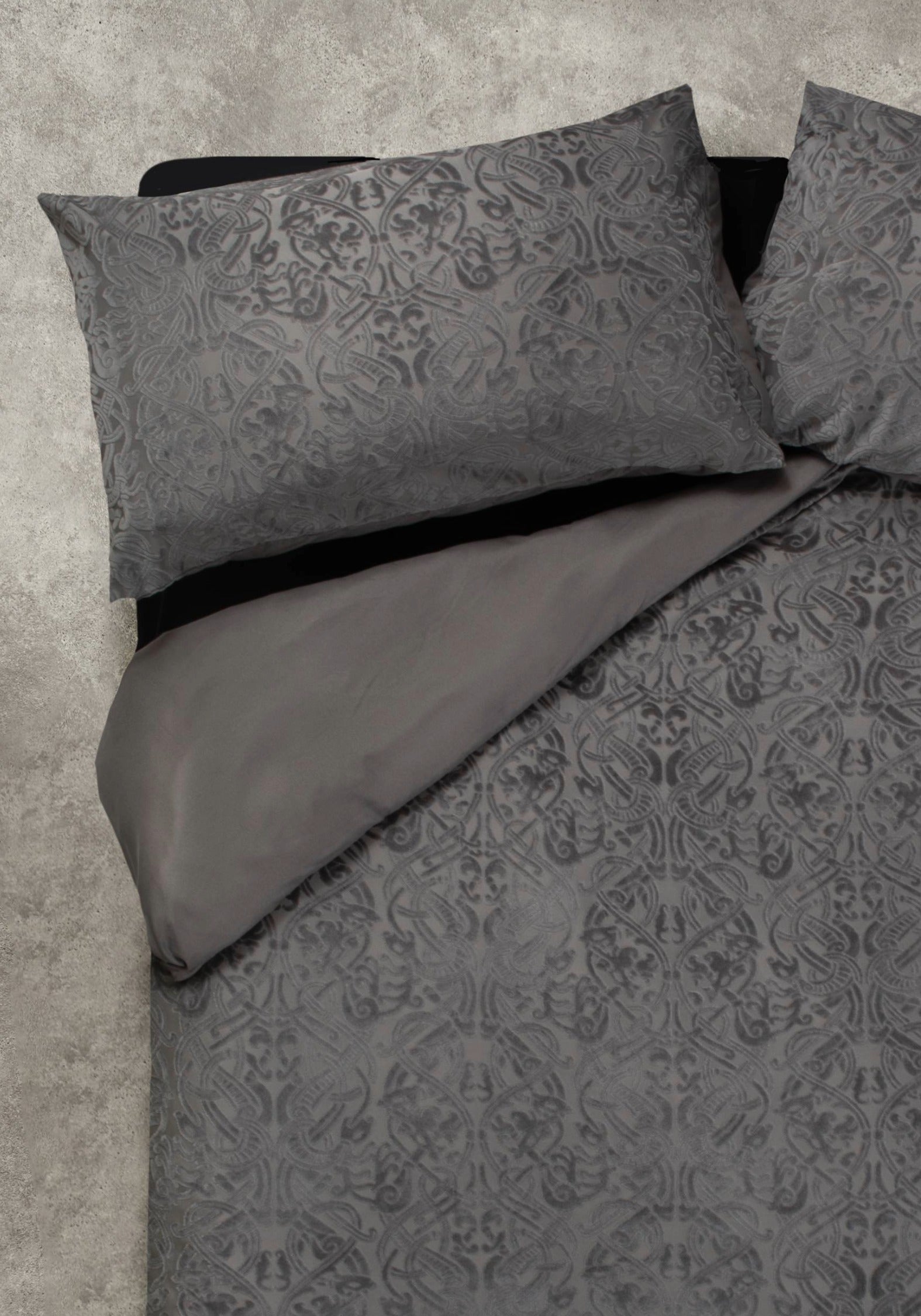 Branwyn Dragon Velvet Bedding (UK Double)