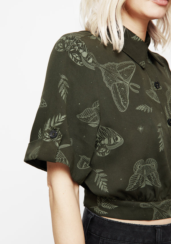 Callopistria Moth Print Short Sleeve Crop Shirt - Green